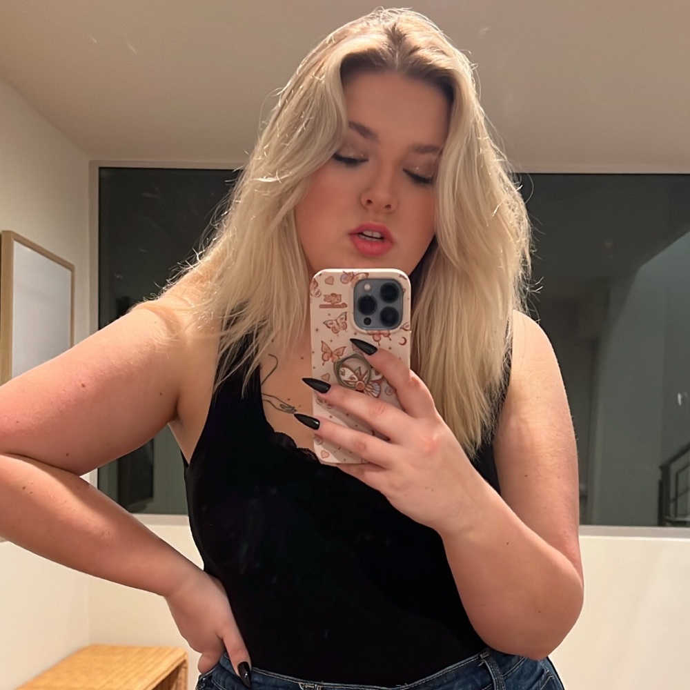 Meet your Posher, Logan